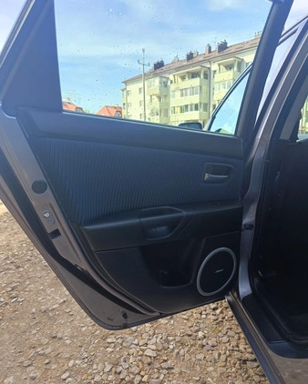 Mazda 3 cena 16000 przebieg: 244000, rok produkcji 2006 z Ząbki małe 121